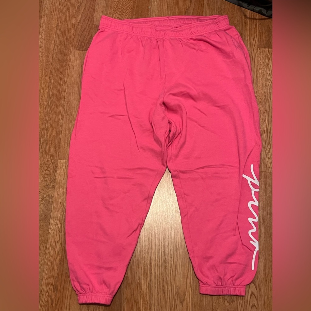 Pink sweat pants 💕